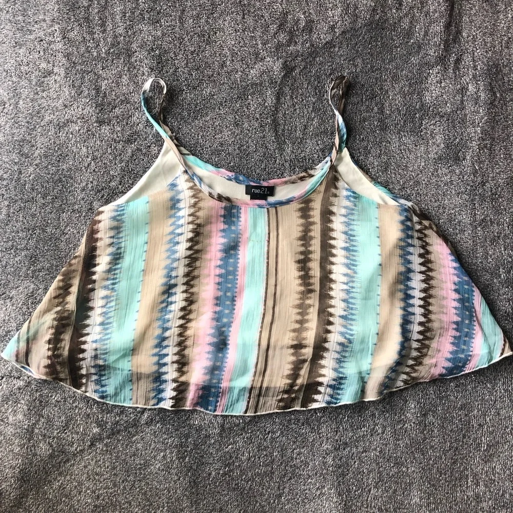 Patterned Crop Top - Picture 2 of 6